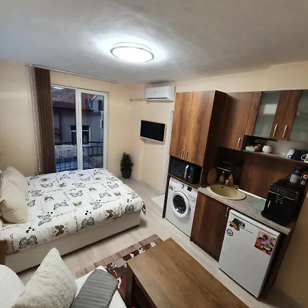 Malavi Dv1 Small Center Apartment